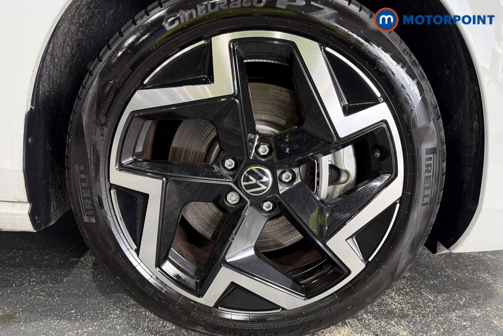 Volkswagen Passat R-Line Automatic Petrol Plug-In Hybrid Estate - Stock Number (1672182) - 24th supplementary image