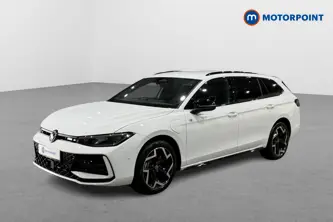 Volkswagen Passat R-Line Automatic Petrol Plug-In Hybrid Estate - Stock Number (1672182) - Passenger side front corner
