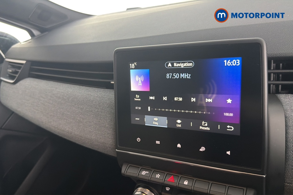 Renault Clio Techno Manual Petrol Hatchback - Stock Number (1672516) - 8th supplementary image