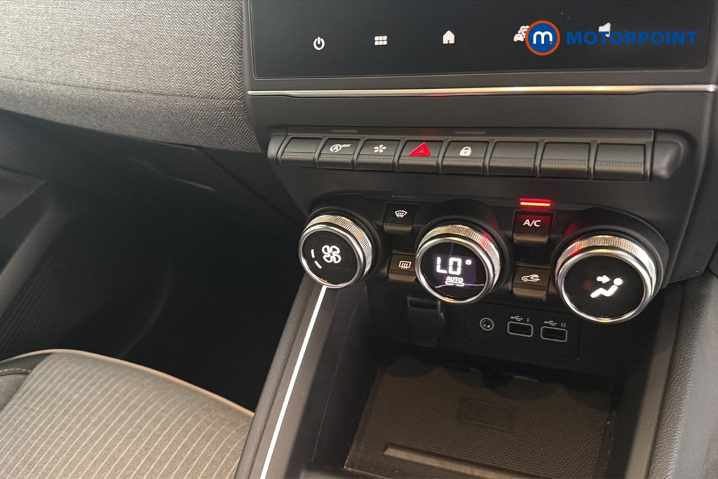 Renault Clio Techno Manual Petrol Hatchback - Stock Number (1672516) - 12th supplementary image