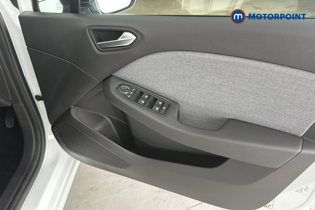 Renault Clio Techno Manual Petrol Hatchback - Stock Number (1672516) - 18th supplementary image