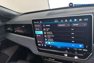 Volkswagen Passat R-Line Automatic Petrol Plug-In Hybrid Estate - Stock Number (1672658) - 8th supplementary image