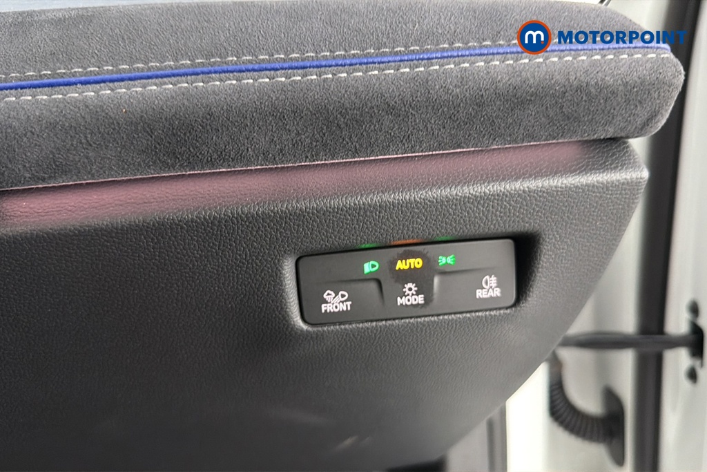 Volkswagen Passat R-Line Automatic Petrol Plug-In Hybrid Estate - Stock Number (1672658) - 11th supplementary image