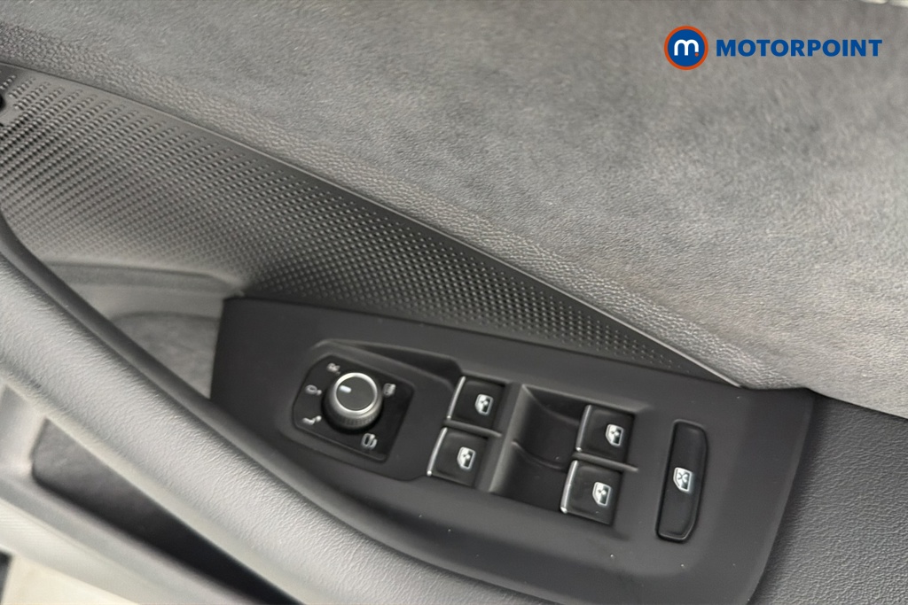 Volkswagen Passat R-Line Automatic Petrol Plug-In Hybrid Estate - Stock Number (1672658) - 19th supplementary image