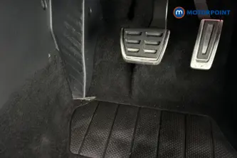 Volkswagen Passat R-Line Automatic Petrol Plug-In Hybrid Estate - Stock Number (1672658) - 24th supplementary image