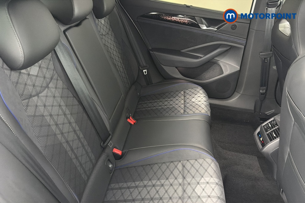 Volkswagen Passat R-Line Automatic Petrol Plug-In Hybrid Estate - Stock Number (1672658) - 25th supplementary image