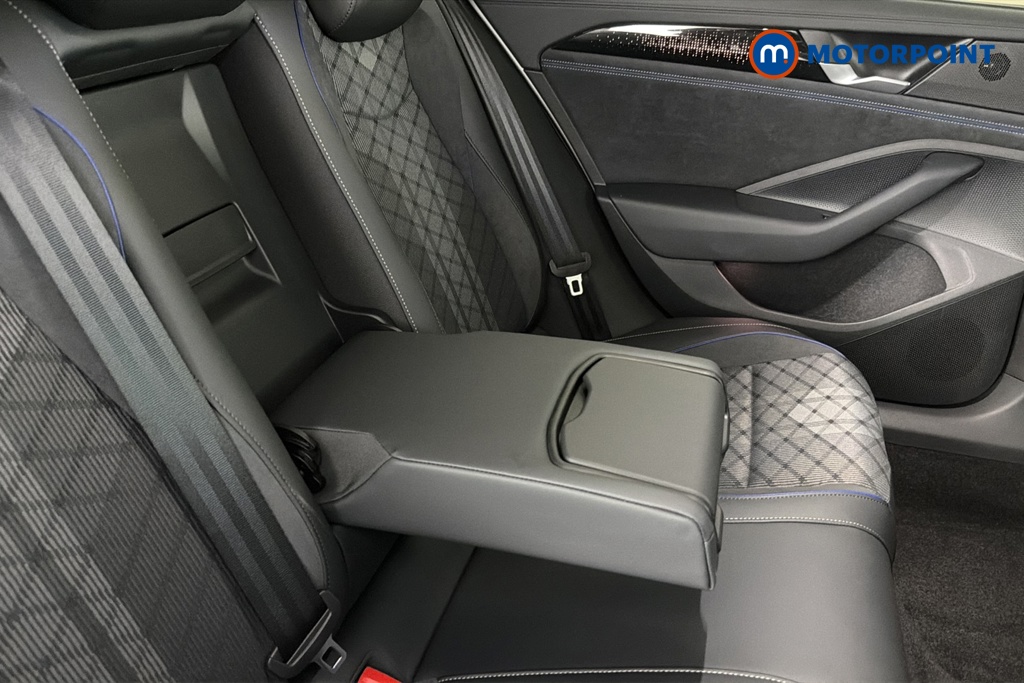 Volkswagen Passat R-Line Automatic Petrol Plug-In Hybrid Estate - Stock Number (1672658) - 26th supplementary image