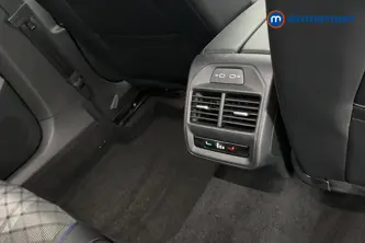 Volkswagen Passat R-Line Automatic Petrol Plug-In Hybrid Estate - Stock Number (1672658) - 28th supplementary image