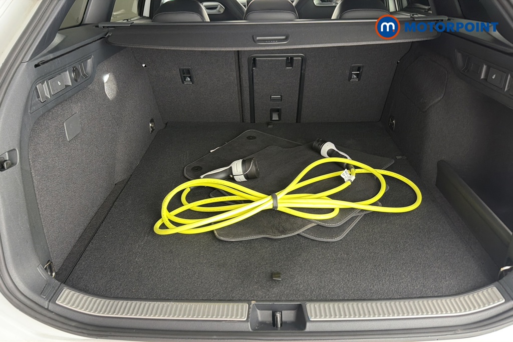 Volkswagen Passat R-Line Automatic Petrol Plug-In Hybrid Estate - Stock Number (1672658) - 34th supplementary image