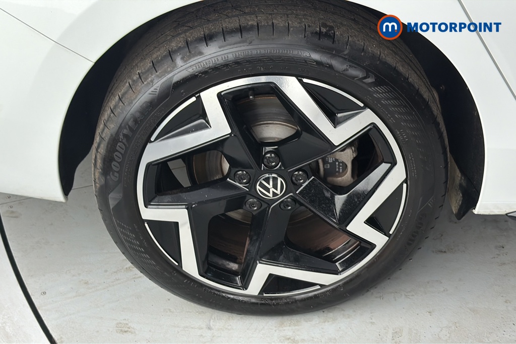 Volkswagen Passat R-Line Automatic Petrol Plug-In Hybrid Estate - Stock Number (1672658) - 46th supplementary image