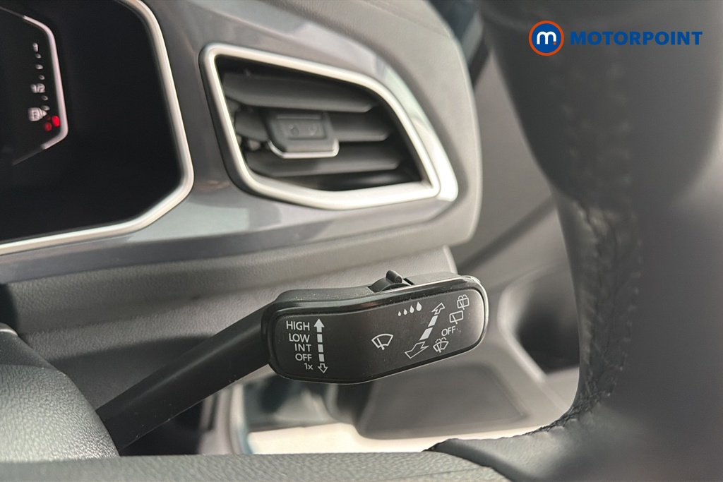 Volkswagen T-Roc Style Manual Petrol SUV - Stock Number (1670131) - 6th supplementary image