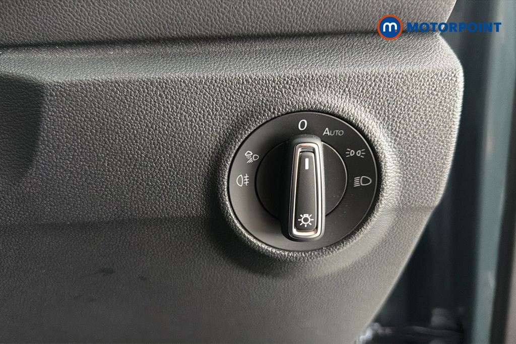 Volkswagen T-Roc Style Manual Petrol SUV - Stock Number (1670131) - 11th supplementary image