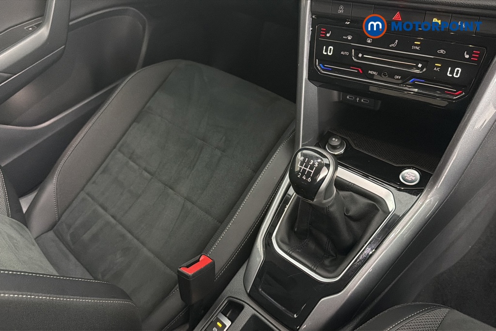 Volkswagen T-Roc Style Manual Petrol SUV - Stock Number (1670131) - 15th supplementary image