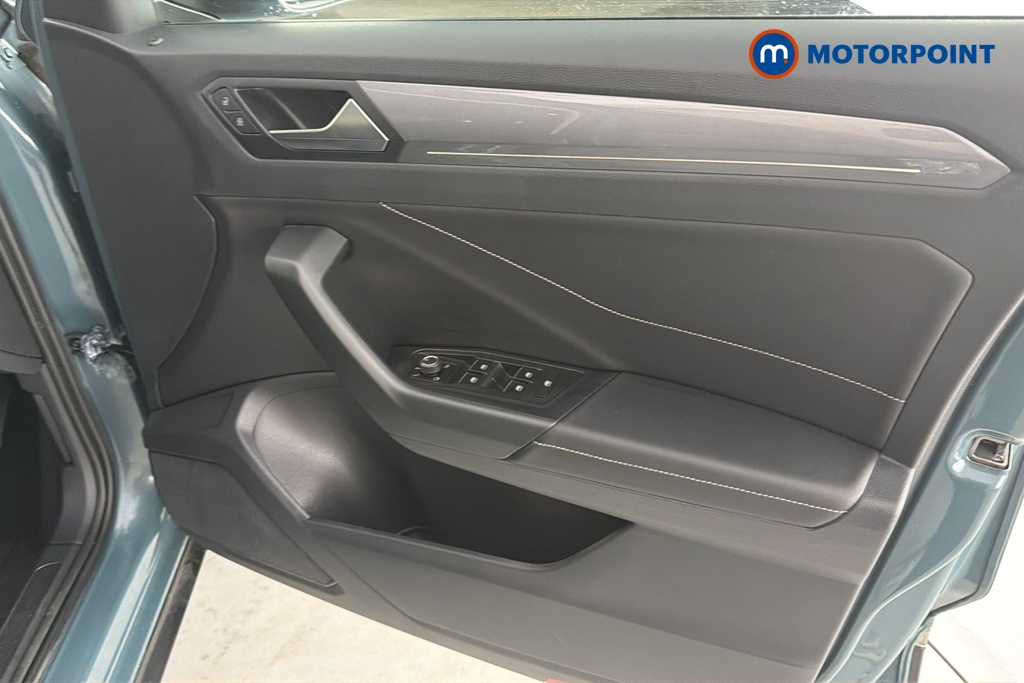 Volkswagen T-Roc Style Manual Petrol SUV - Stock Number (1670131) - 18th supplementary image