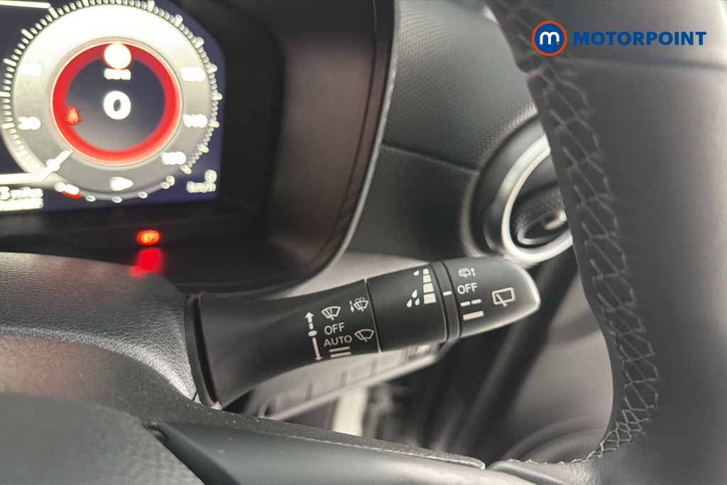 Nissan Juke N-Connecta Automatic Petrol-Electric Hybrid SUV - Stock Number (1670344) - 6th supplementary image