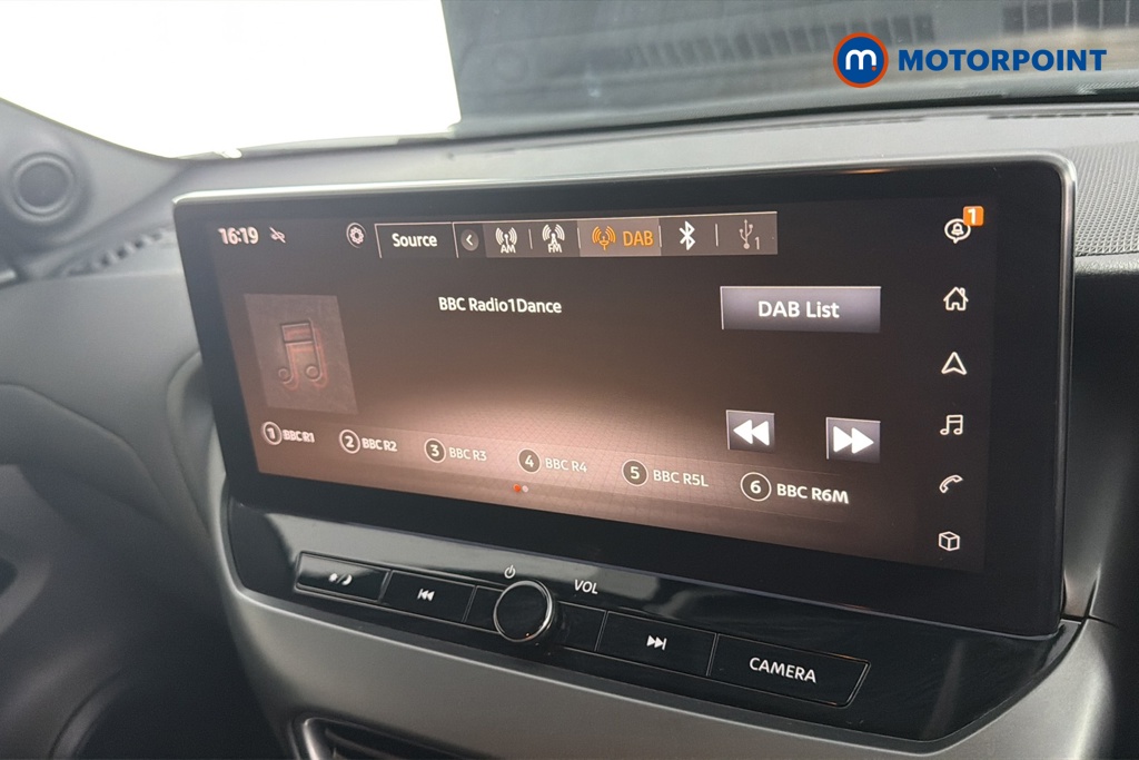 Nissan Juke N-Connecta Automatic Petrol-Electric Hybrid SUV - Stock Number (1670344) - 8th supplementary image