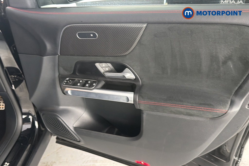 Mercedes-Benz GLB Amg Line Automatic Petrol SUV - Stock Number (1670878) - 18th supplementary image