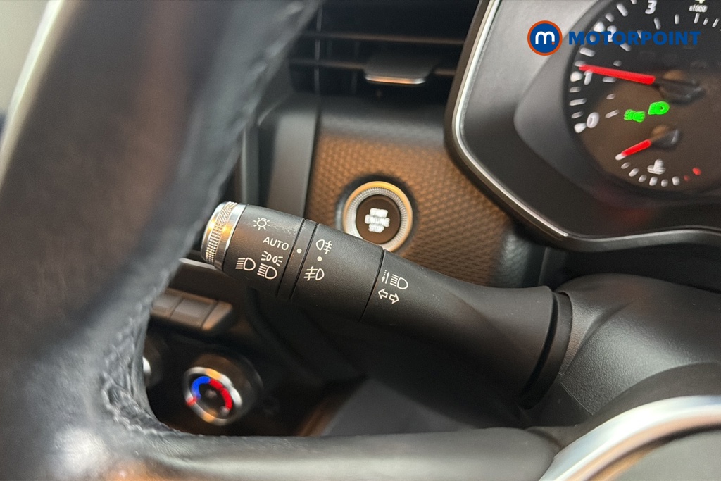 Renault Clio Iconic Manual Petrol Hatchback - Stock Number (1671215) - 5th supplementary image