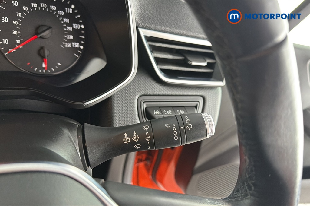 Renault Clio Iconic Manual Petrol Hatchback - Stock Number (1671215) - 6th supplementary image
