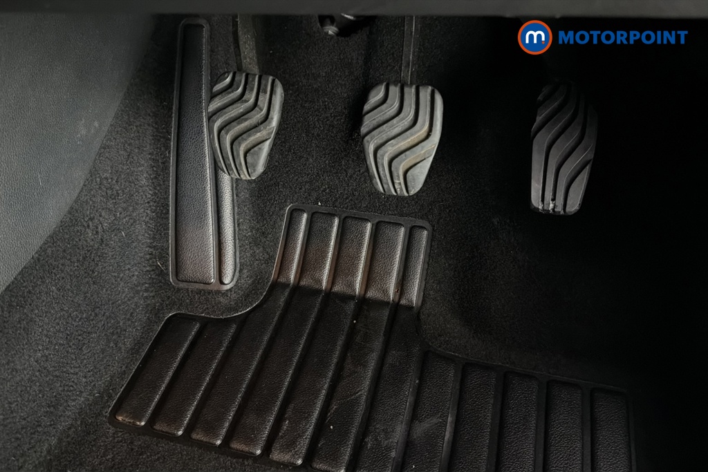 Renault Clio Iconic Manual Petrol Hatchback - Stock Number (1671215) - 24th supplementary image