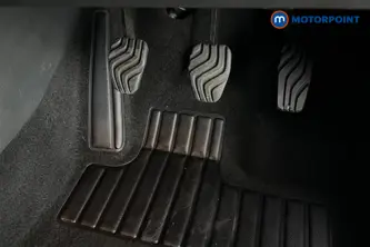 Renault Clio Iconic Manual Petrol Hatchback - Stock Number (1671215) - 24th supplementary image