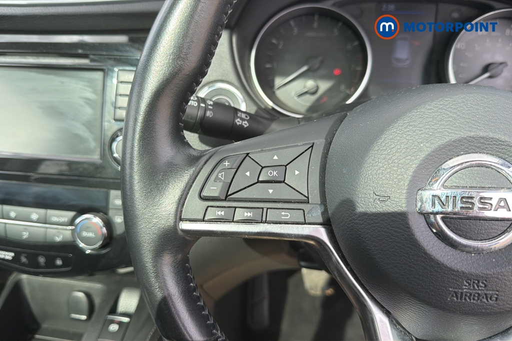 Nissan Qashqai Tekna Manual Petrol SUV - Stock Number (1653600) - 4th supplementary image