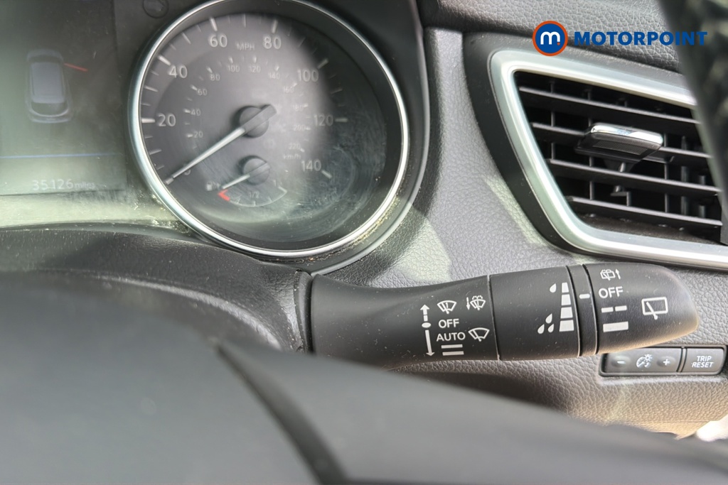 Nissan Qashqai Tekna Manual Petrol SUV - Stock Number (1653600) - 6th supplementary image