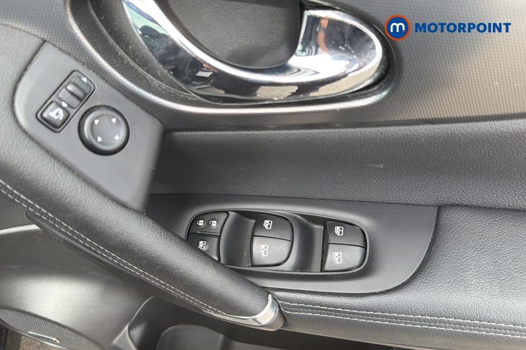 Nissan Qashqai Tekna Manual Petrol SUV - Stock Number (1653600) - 19th supplementary image