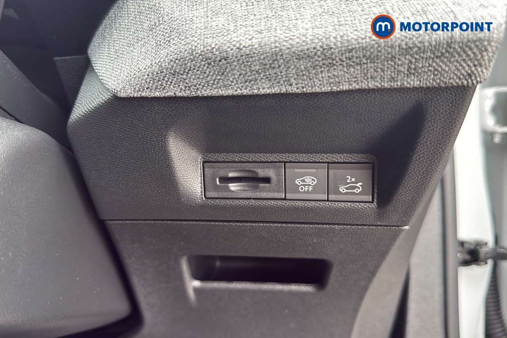 Peugeot 3008 GT Automatic Petrol SUV - Stock Number (1655248) - 11th supplementary image