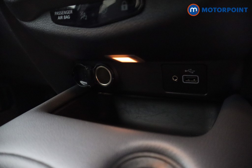 Nissan Juke Tekna Manual Petrol SUV - Stock Number (1658496) - 17th supplementary image