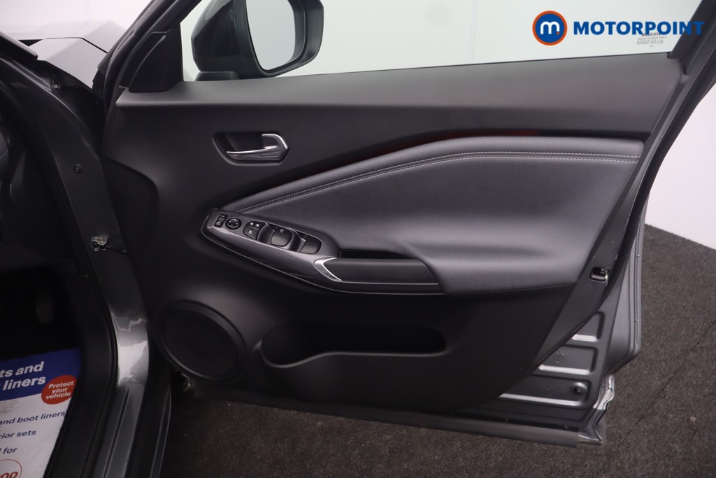 Nissan Juke Tekna Manual Petrol SUV - Stock Number (1658496) - 19th supplementary image