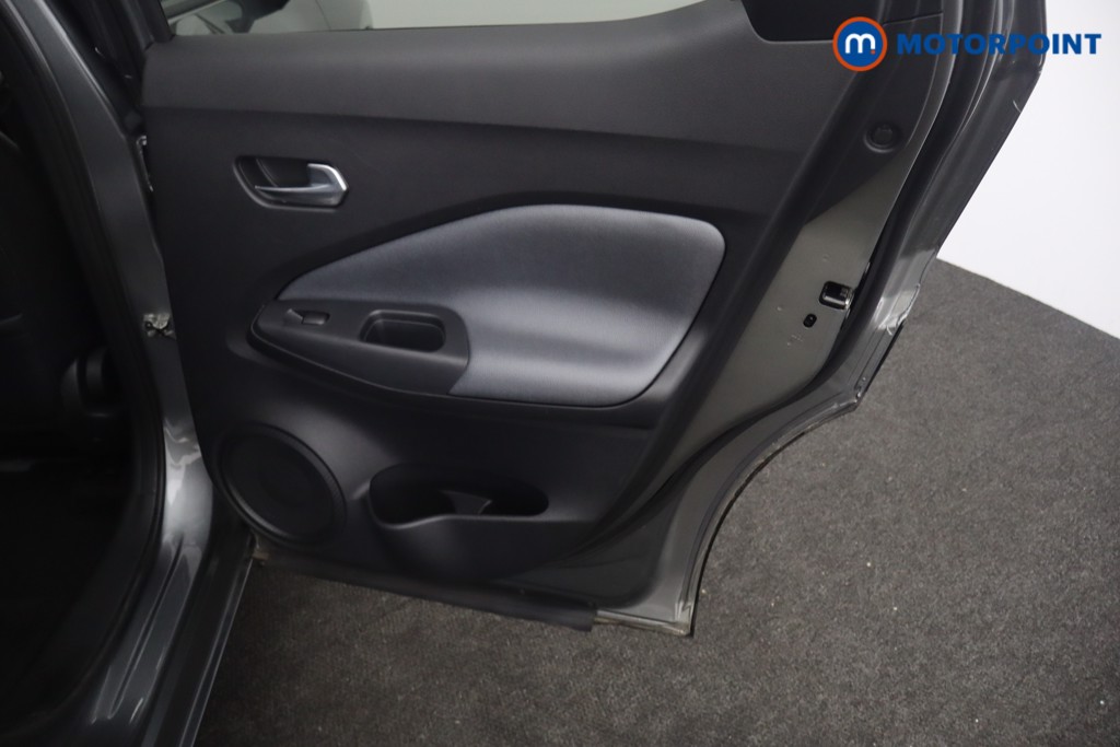Nissan Juke Tekna Manual Petrol SUV - Stock Number (1658496) - 24th supplementary image