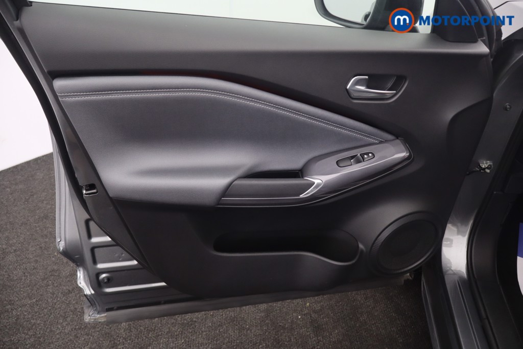 Nissan Juke Tekna Manual Petrol SUV - Stock Number (1658496) - 40th supplementary image