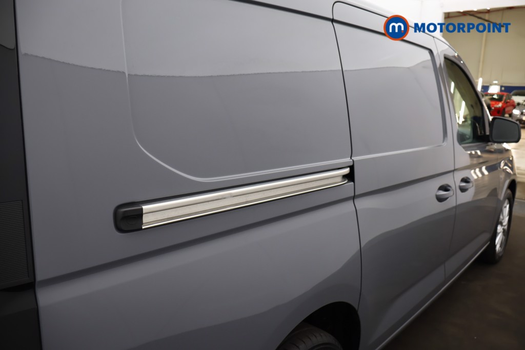 Ford Transit Connect Limited Automatic Petrol Plug-In Hybrid Panel Van - Stock Number (1659386) - 30th supplementary image
