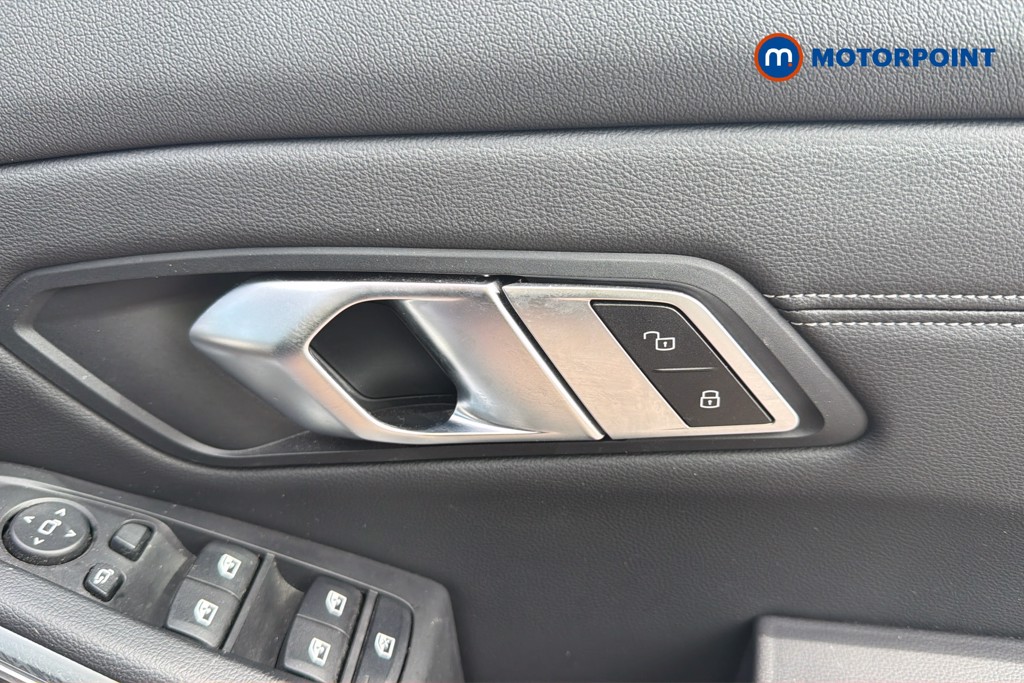 BMW 3 Series M Sport Pro Edition Automatic Petrol Plug-In Hybrid Saloon - Stock Number (1662199) - 19th supplementary image