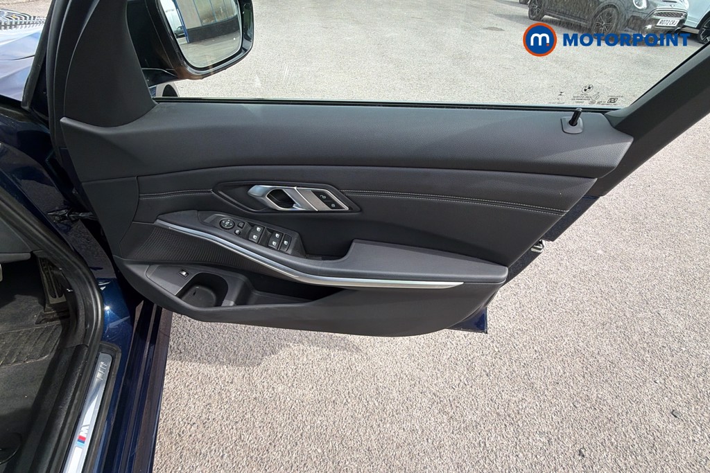 BMW 3 Series M Sport Pro Edition Automatic Petrol Plug-In Hybrid Saloon - Stock Number (1662199) - 38th supplementary image