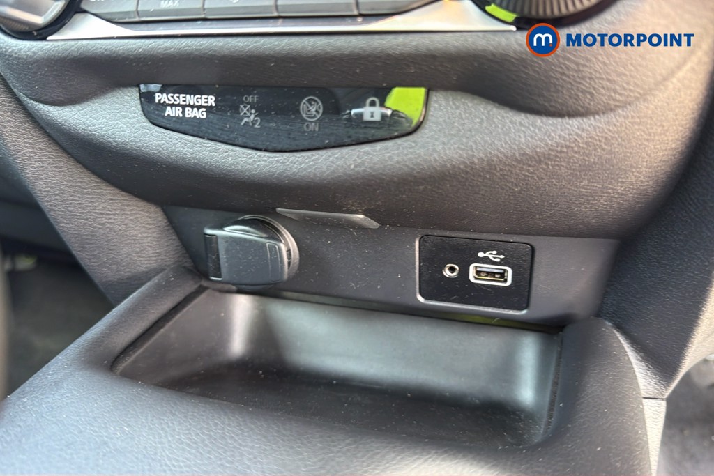 Nissan Juke N-Connecta Automatic Petrol-Electric Hybrid SUV - Stock Number (1664564) - 7th supplementary image