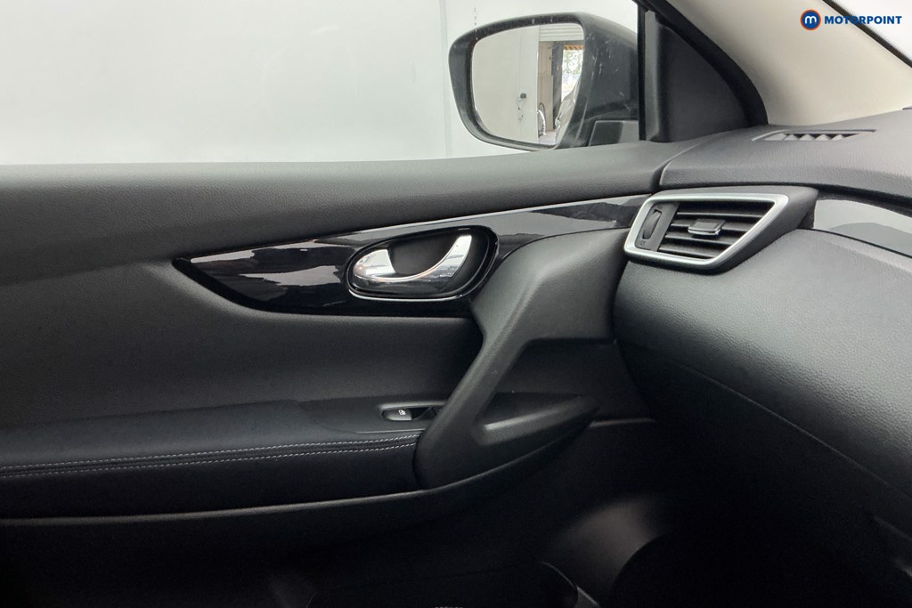 Nissan Qashqai Acenta Premium Manual Petrol SUV - Stock Number (1665627) - 19th supplementary image