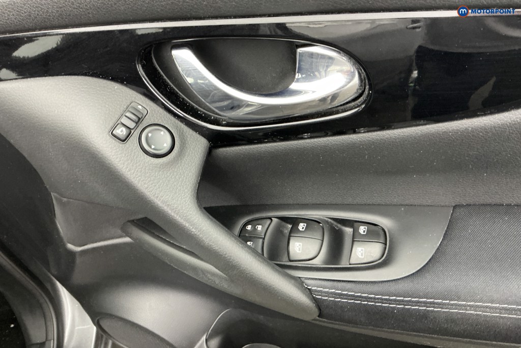 Nissan Qashqai Acenta Premium Manual Petrol SUV - Stock Number (1665627) - 25th supplementary image