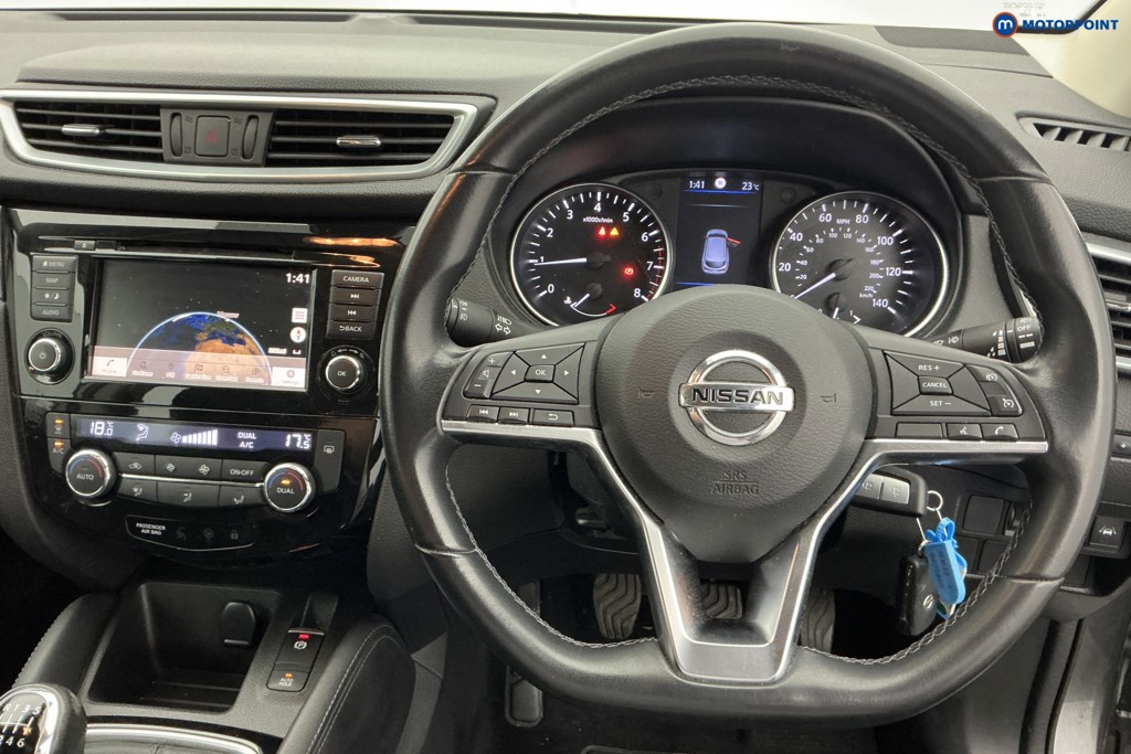 Nissan Qashqai Acenta Premium Manual Petrol SUV - Stock Number (1665627) - 1st supplementary image