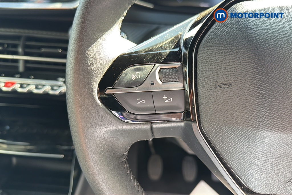 Peugeot 2008 Allure Manual Petrol SUV - Stock Number (1665911) - 4th supplementary image