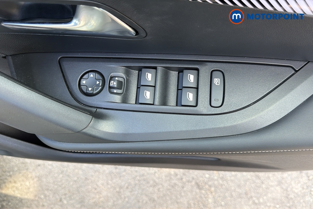 Peugeot 2008 Allure Manual Petrol SUV - Stock Number (1665911) - 19th supplementary image