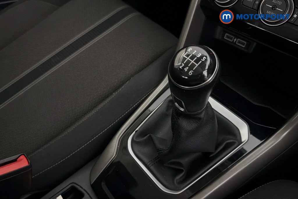 Volkswagen T-Roc SE Manual Petrol SUV - Stock Number (1666110) - 15th supplementary image
