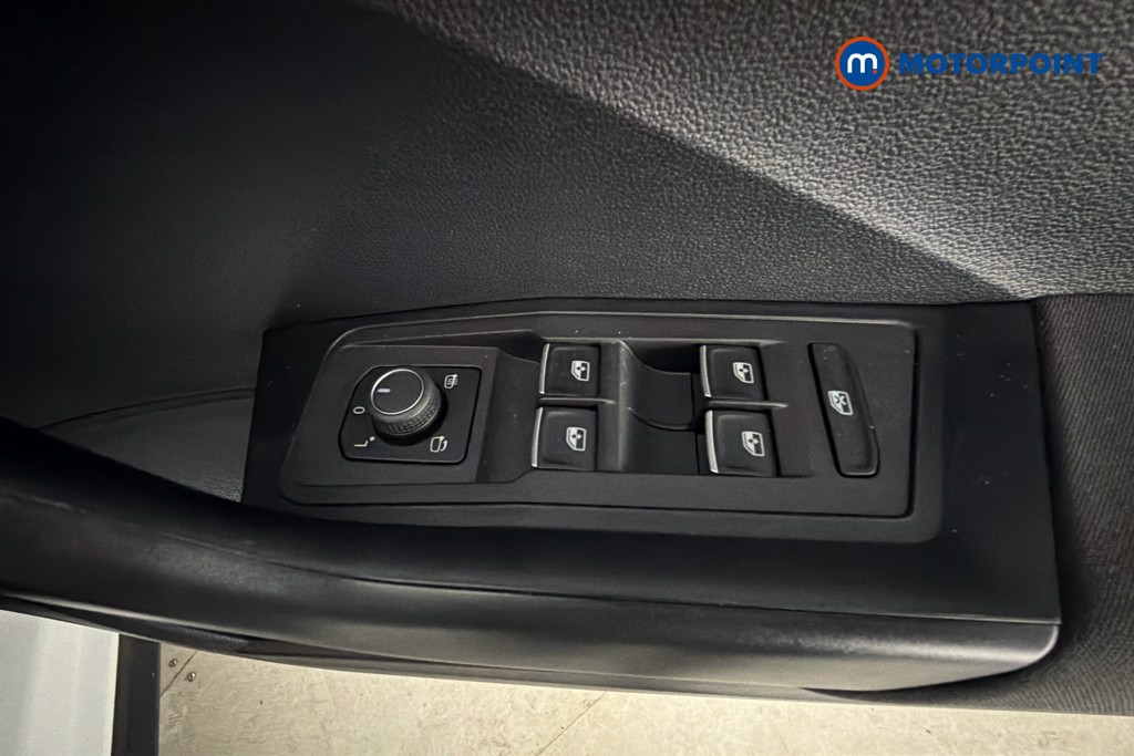 Volkswagen T-Roc SE Manual Petrol SUV - Stock Number (1666110) - 20th supplementary image