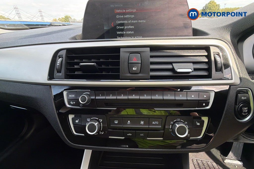 BMW 1 Series Se Business Manual Petrol Hatchback - Stock Number (1666657) - 5th supplementary image