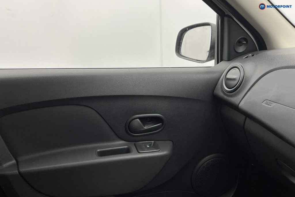 Dacia Sandero Essential Manual Petrol Hatchback - Stock Number (1666769) - 19th supplementary image