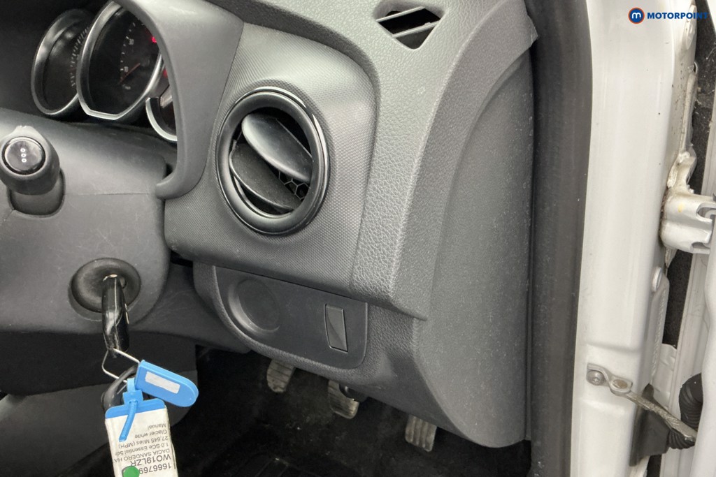 Dacia Sandero Essential Manual Petrol Hatchback - Stock Number (1666769) - 23rd supplementary image