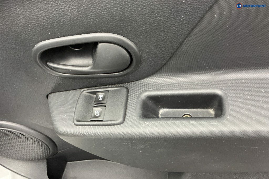 Dacia Sandero Essential Manual Petrol Hatchback - Stock Number (1666769) - 26th supplementary image