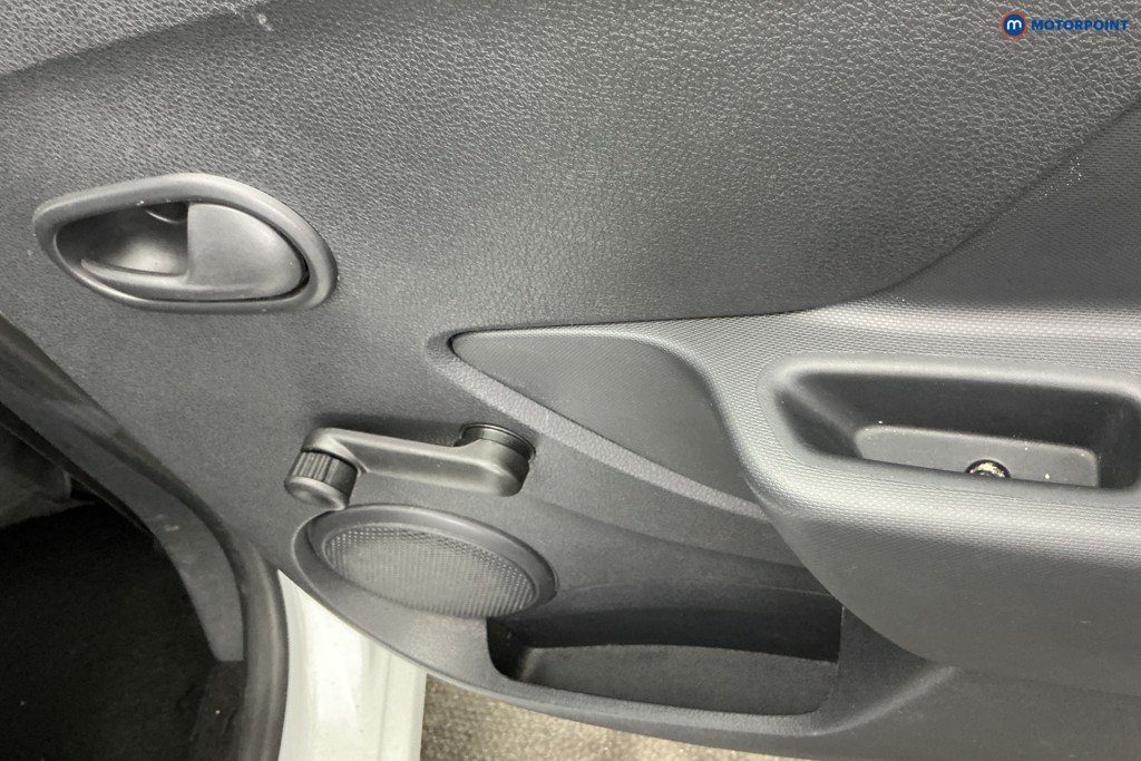 Dacia Sandero Essential Manual Petrol Hatchback - Stock Number (1666769) - 28th supplementary image