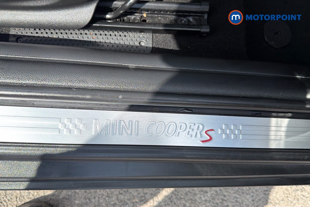 Mini Hatchback Cooper S Exclusive Automatic Petrol Hatchback - Stock Number (1667096) - 25th supplementary image